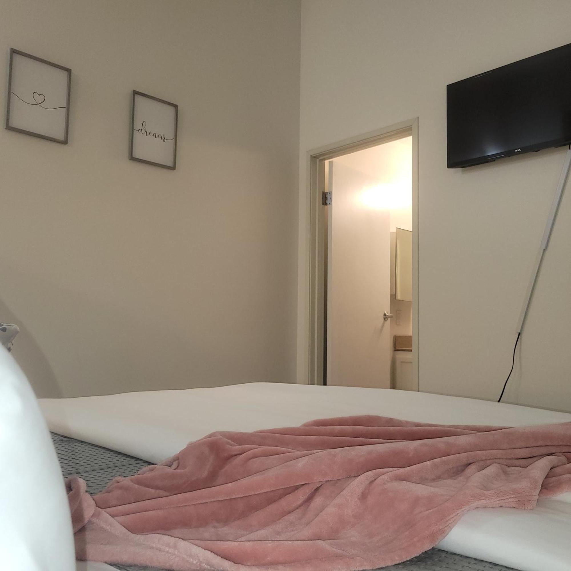 Free Parking! Downtown King Suite Lucas Oil- Conv Center Skywalk#1 Indianápolis Exterior foto